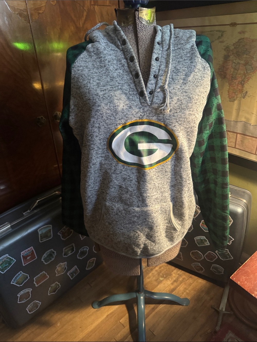 Green Bay Packers Women's 2XL Plaid Sleeve 1/4 Snap Hoodie - Picture 7 of 8